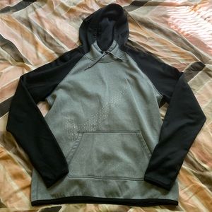 nike therma fit hoodie